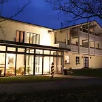 Lenauhof 3*