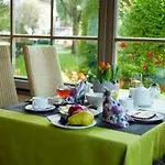 Otel Lenauhof 3*