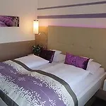 Lenauhof 3*