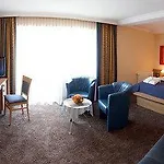 Lenauhof 3*