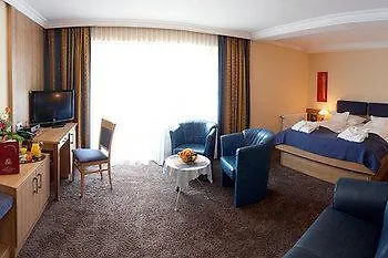 Lenauhof 3*