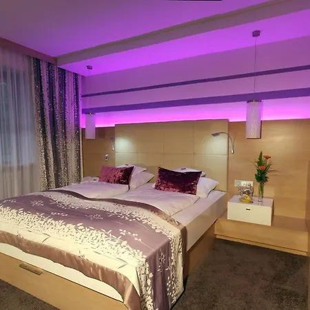 Lenauhof 3*