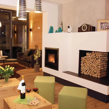 Lenauhof 3*