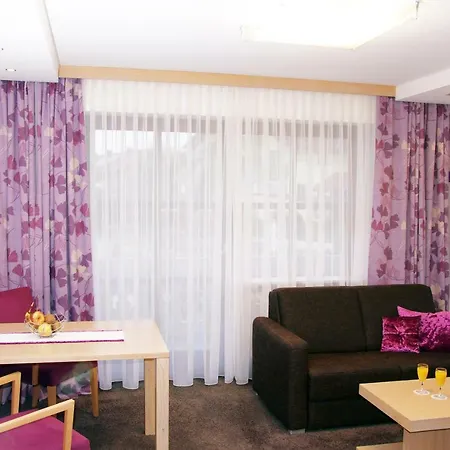 Hotel Lenauhof 3*