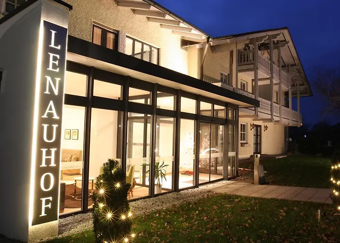 Hotel Lenauhof 3*