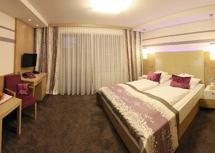 Lenauhof Hotel 3*