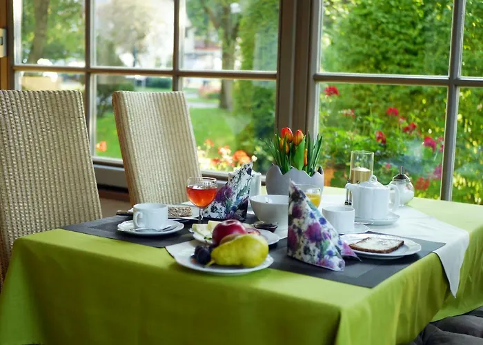 Hotel Lenauhof 3*