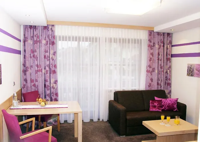 Hotel Lenauhof 3*